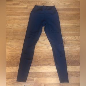 Alo Yoga High Waisted Ripped Warrior Leggings - size S